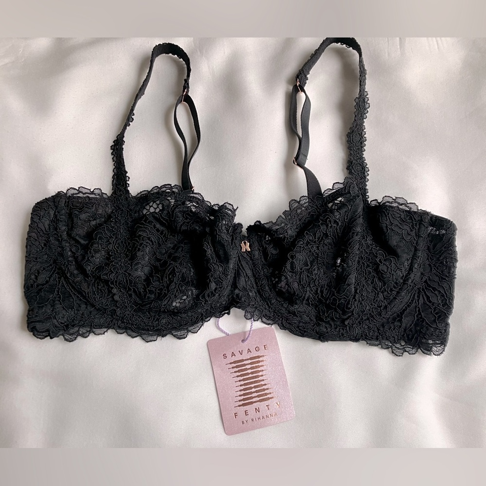 Salvage X Fenty  Black Lace Bra with Adjustable Straps NWT